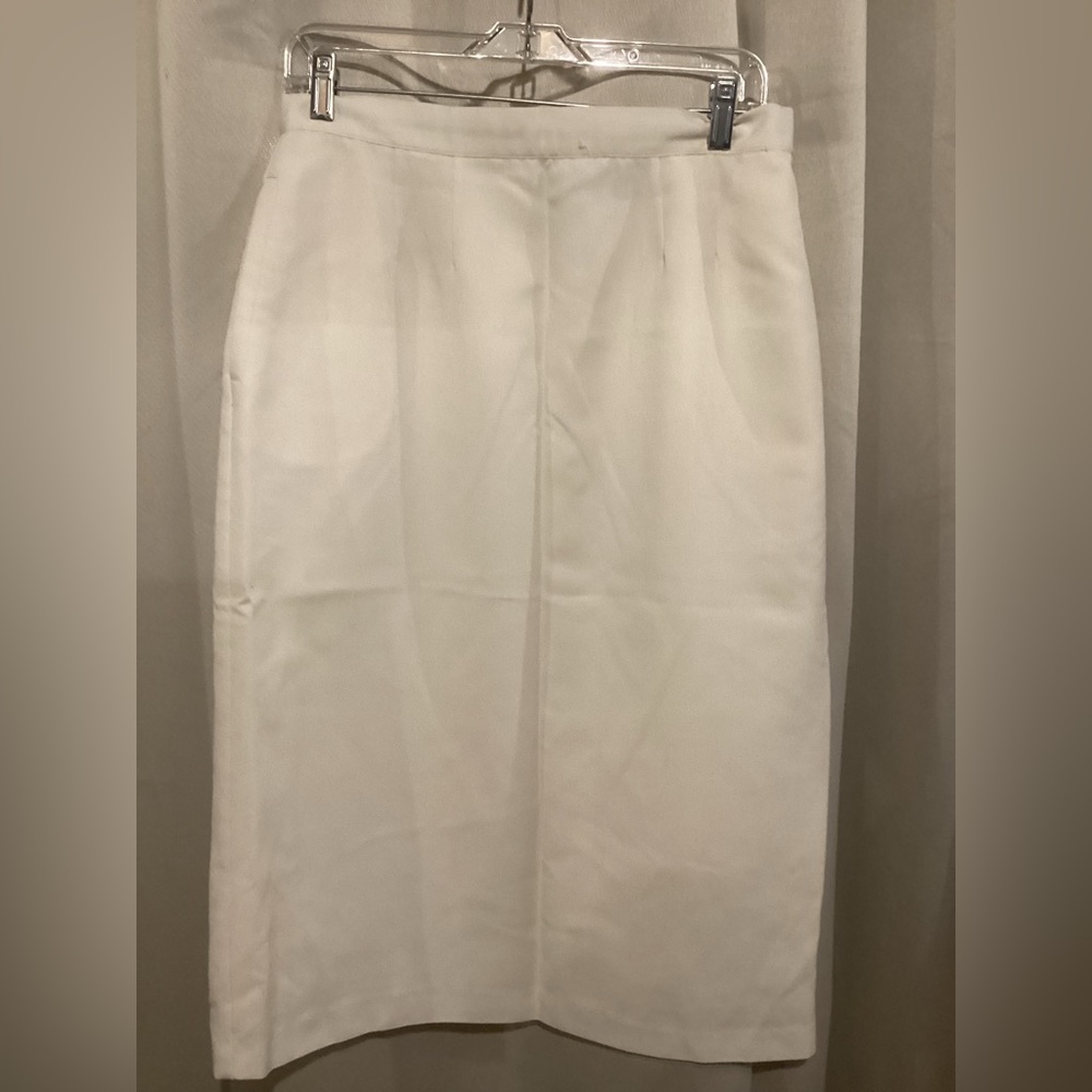 Worthington Ivory Straight Skirt in size 14